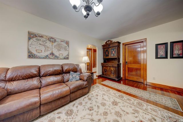 1059 Waggoner Avenue, Evansville, IN 47714