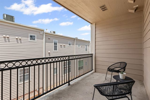 15759 Seabolt 44, Addison, TX 75001