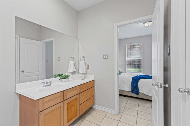 15759 Seabolt 44, Addison, TX 75001