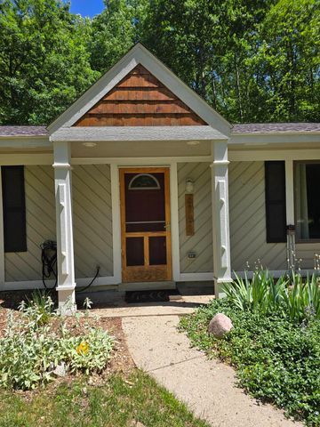 6782 White Pine Drive, Canadian Lakes, MI 49346
