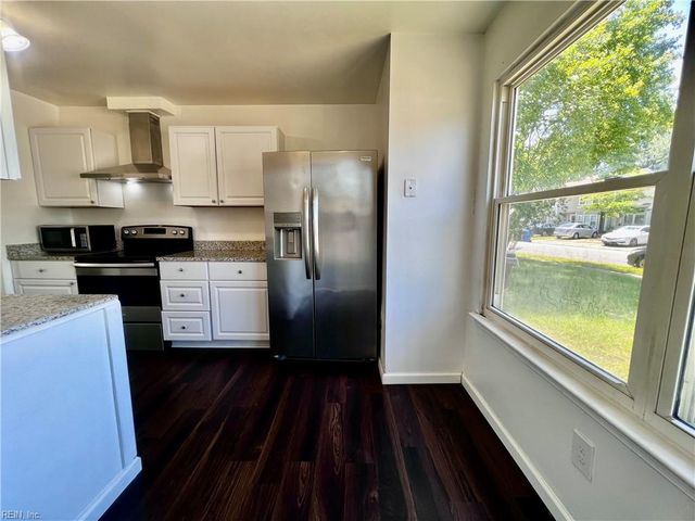 196 Thalia Trace DR, Virginia Beach, VA 23452