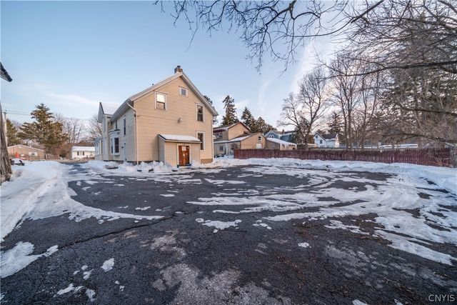 1714 Valley Drive 16, Syracuse, NY 13207