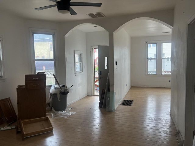 1023 W Greenfield AVENUE, Milwaukee, WI 53204