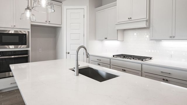 3808 Sonesta ST, Lockhart, TX 78644