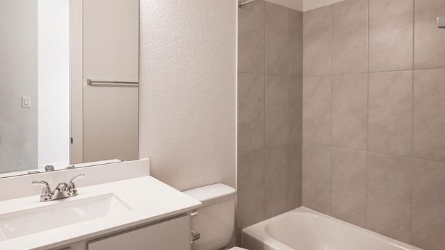 3808 Sonesta ST, Lockhart, TX 78644