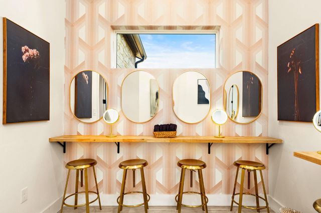 256 Charro Vista DR, Driftwood, TX 78619