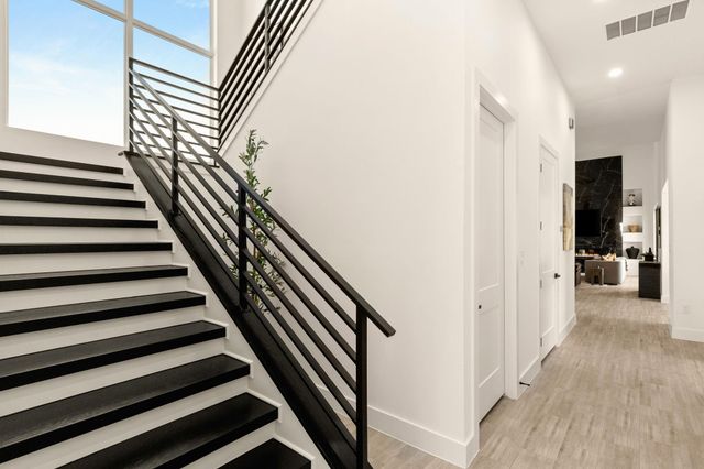 256 Charro Vista DR, Driftwood, TX 78619