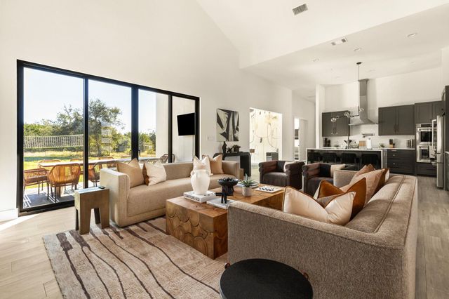 256 Charro Vista DR, Driftwood, TX 78619