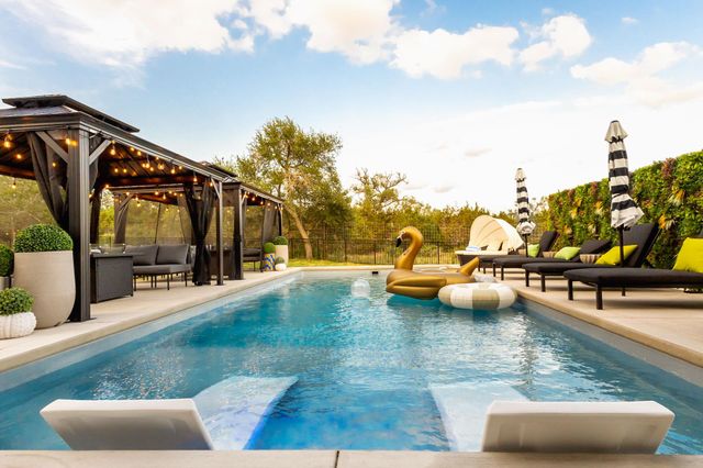 256 Charro Vista DR, Driftwood, TX 78619