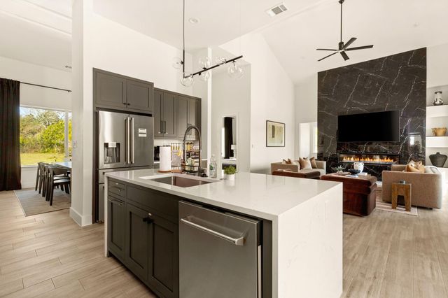 256 Charro Vista DR, Driftwood, TX 78619