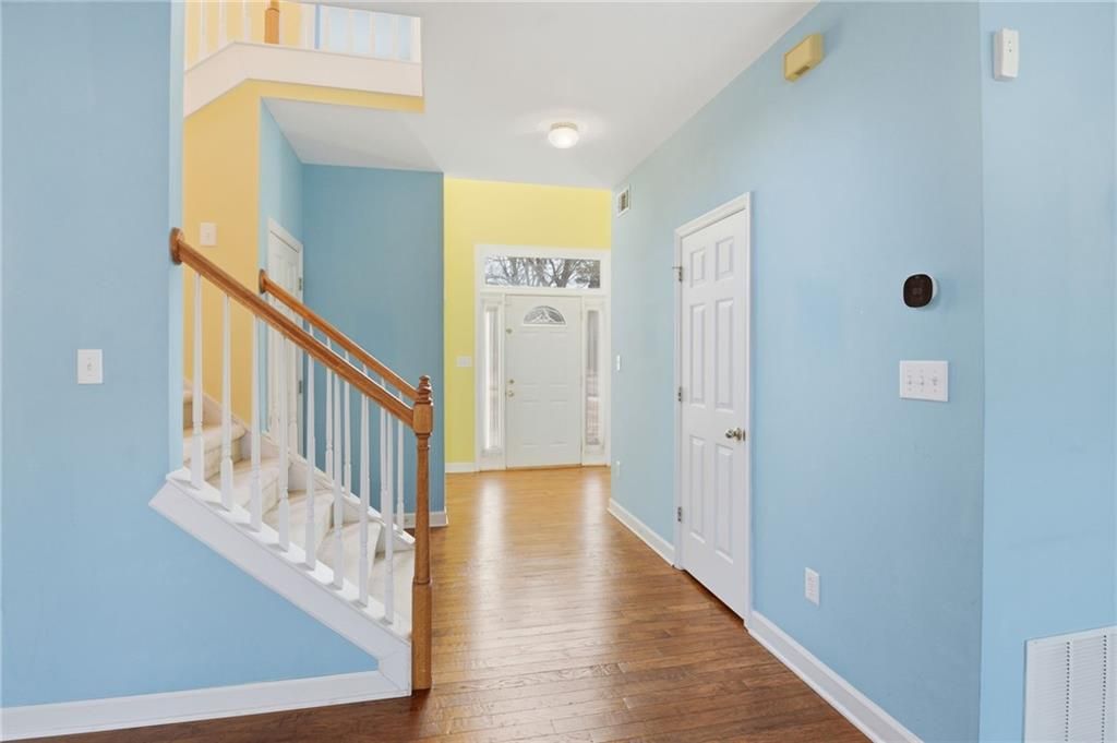 Image 6 of property listing at 2650 Cobblestone Drive, Cumming, GA 30041