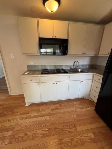 5520 Menard Avenue 2, Galveston, TX 77551