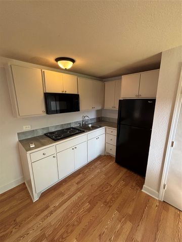 5520 Menard Avenue 2, Galveston, TX 77551