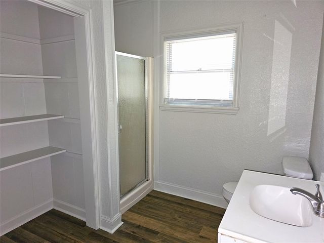806 17th Avenue N, Texas City, TX 77590