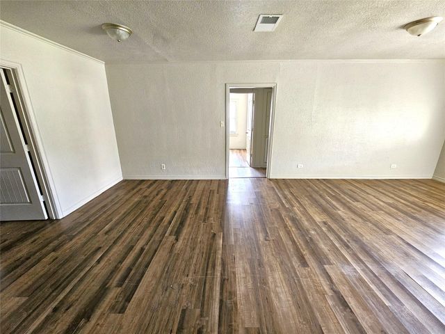 806 17th Avenue N, Texas City, TX 77590