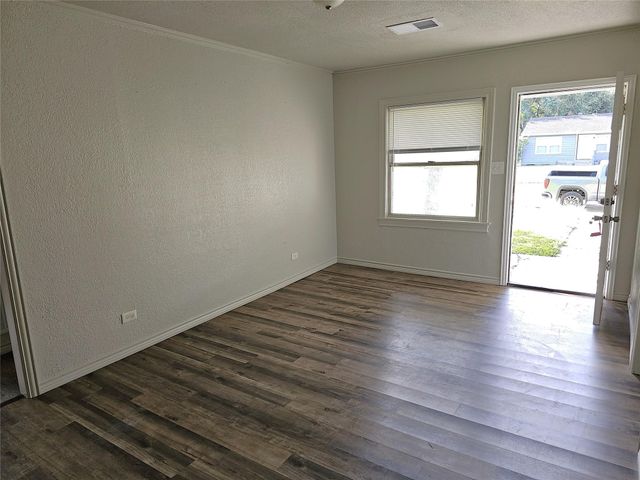 806 17th Avenue N, Texas City, TX 77590