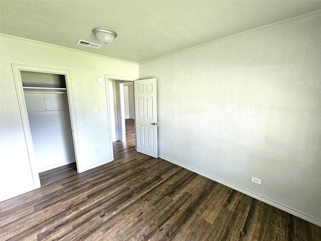 806 17th Avenue N, Texas City, TX 77590