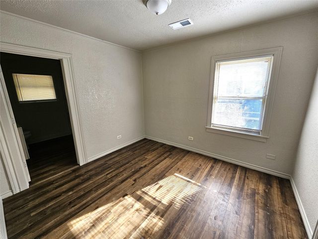 806 17th Avenue N, Texas City, TX 77590