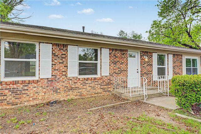 2104 Wood Street, Rogers, AR 72756