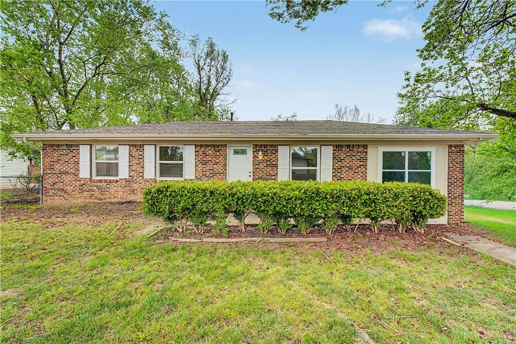 2104 Wood Street, Rogers, AR 72756