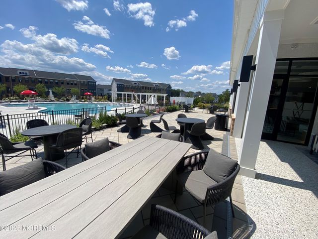 10 Fiore Court, Middletown, NJ 07748