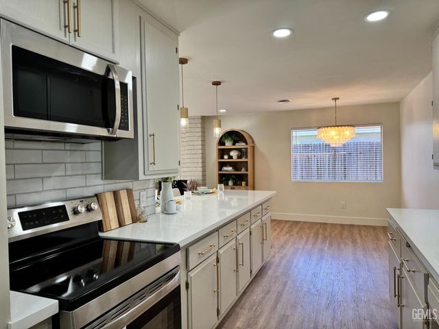 200 Carr Street, Bakersfield, CA 93309
