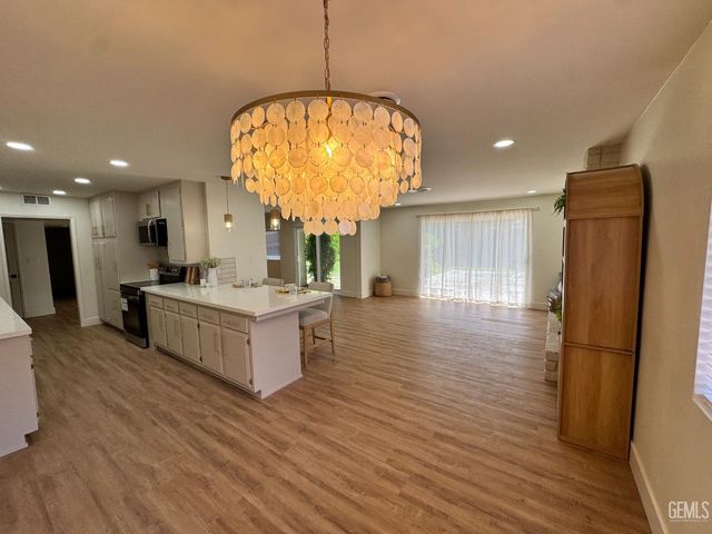 200 Carr Street, Bakersfield, CA 93309