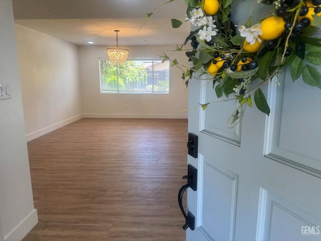 200 Carr Street, Bakersfield, CA 93309