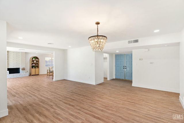 200 Carr Street, Bakersfield, CA 93309