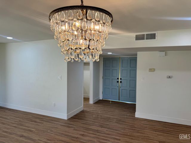 200 Carr Street, Bakersfield, CA 93309