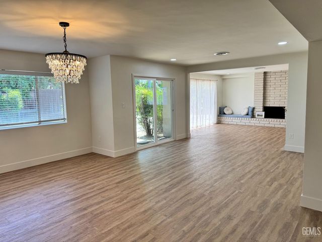200 Carr Street, Bakersfield, CA 93309
