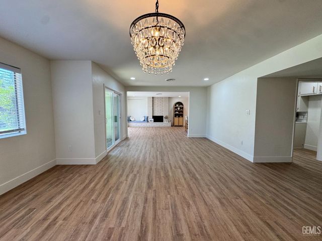 200 Carr Street, Bakersfield, CA 93309