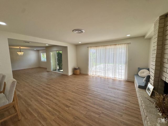 200 Carr Street, Bakersfield, CA 93309