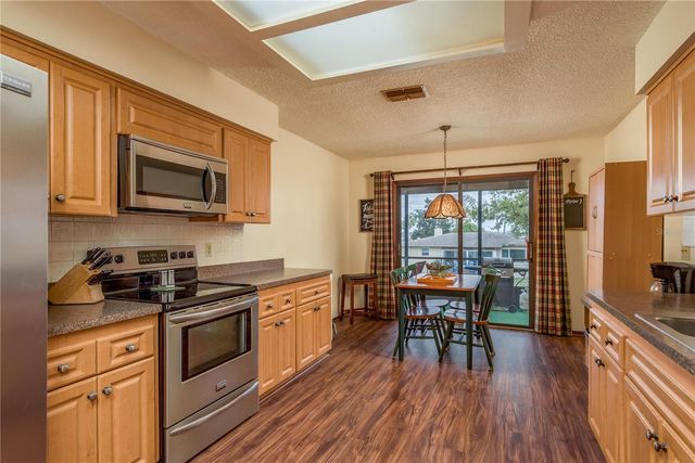 1462 LAKEVIEW DRIVE, Tarpon Springs, FL 34689