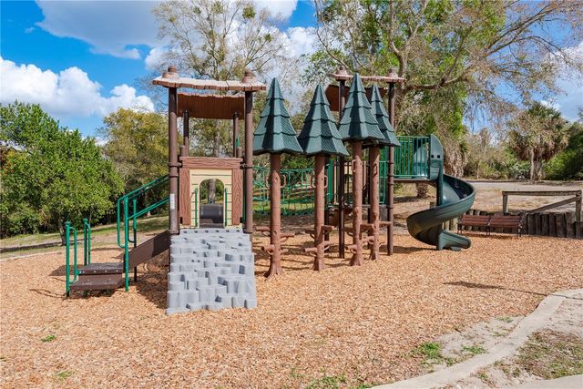 1462 LAKEVIEW DRIVE, Tarpon Springs, FL 34689