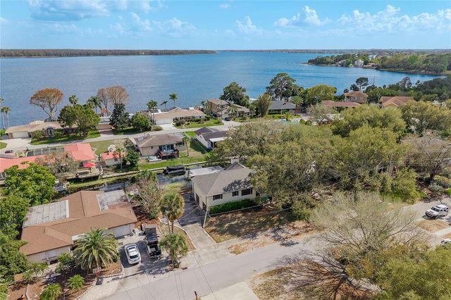 1462 LAKEVIEW DRIVE, Tarpon Springs, FL 34689