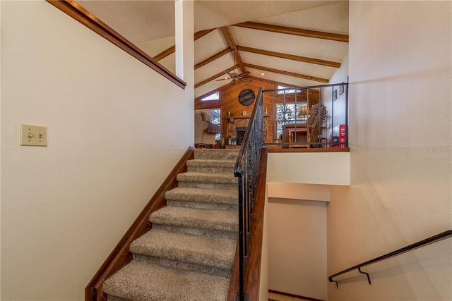 1462 LAKEVIEW DRIVE, Tarpon Springs, FL 34689