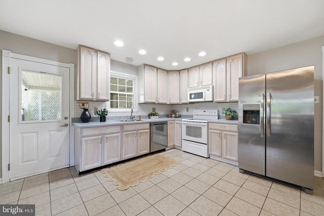 7246 POMMEL DR, Sykesville, MD 21784