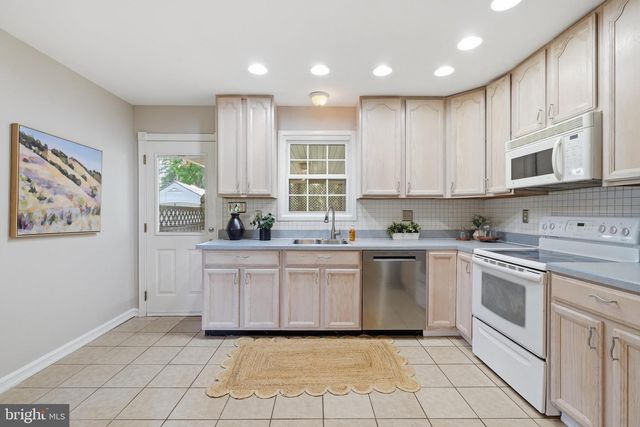 7246 POMMEL DR, Sykesville, MD 21784