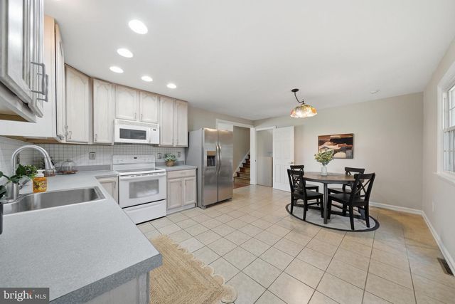 7246 POMMEL DR, Sykesville, MD 21784