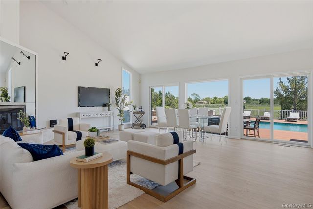 16 Meadow Lane, Westhampton Beach, NY 11978