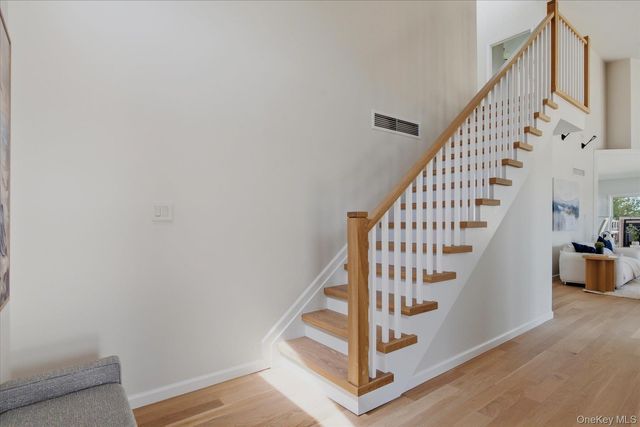 16 Meadow Lane, Westhampton Beach, NY 11978