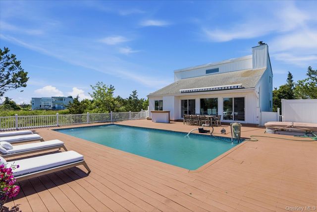 16 Meadow Lane, Westhampton Beach, NY 11978