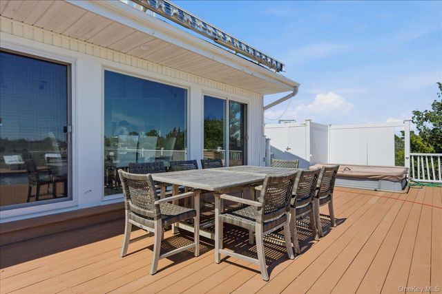 16 Meadow Lane, Westhampton Beach, NY 11978