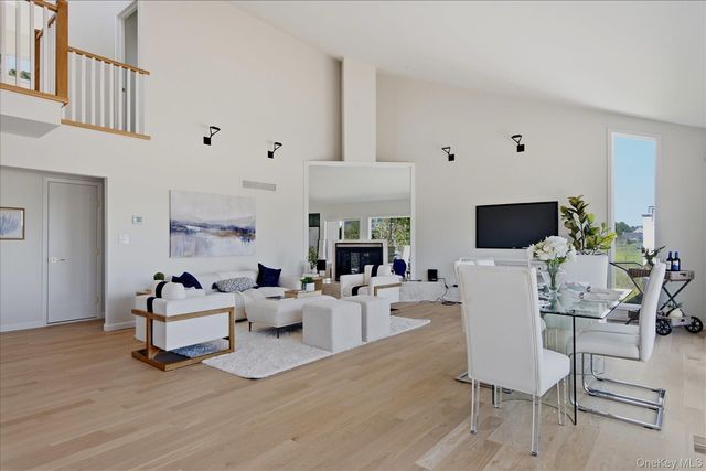 16 Meadow Lane, Westhampton Beach, NY 11978