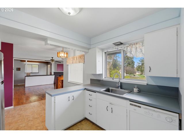 12285 Sw 116TH Ave, Tigard, OR 97223