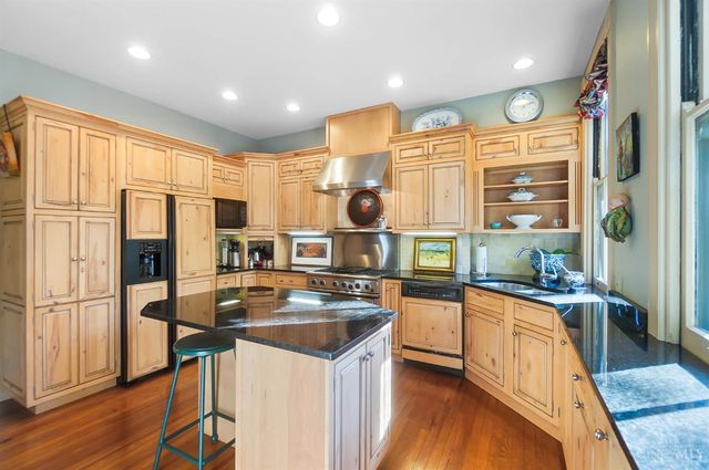 177 Burns Avenue, Wyoming, OH 45215