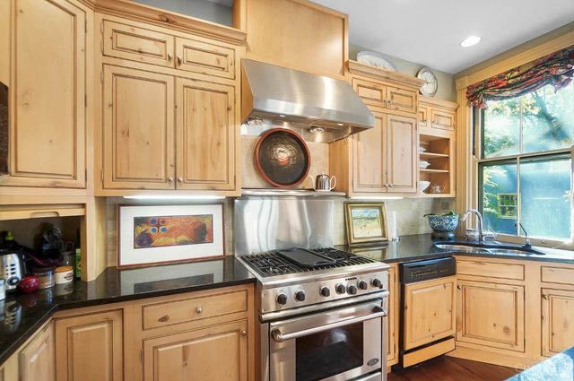 177 Burns Avenue, Wyoming, OH 45215