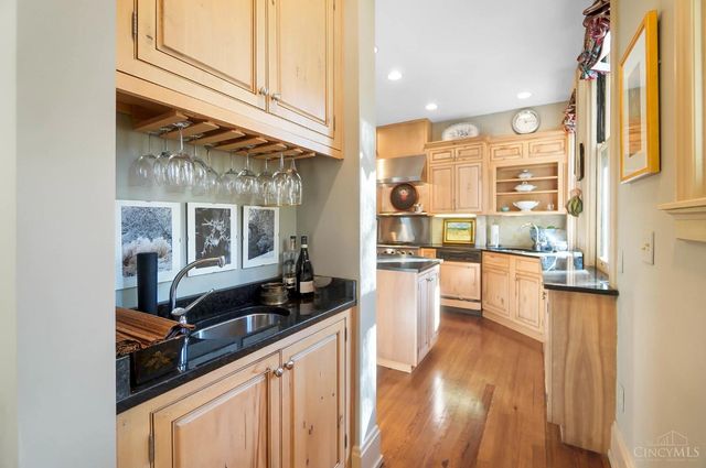 177 Burns Avenue, Wyoming, OH 45215