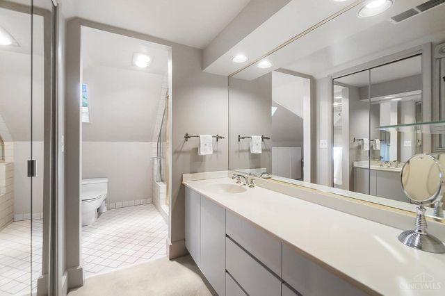 177 Burns Avenue, Wyoming, OH 45215